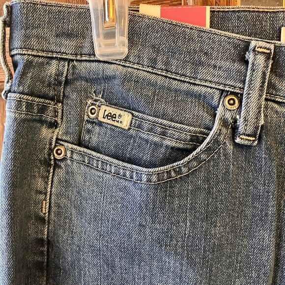 NWT Lee Women's Size 14 Long Relaxed High Rise Bootcut Denim Blue Jeans MSRP $40 - Picture 2 of 16